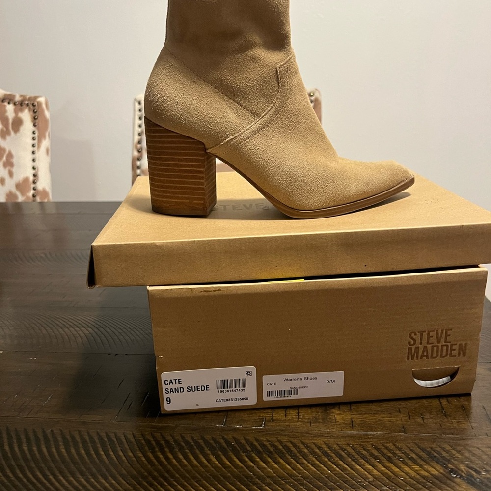 Steve Madden Women's Sand Suede Boots size 9